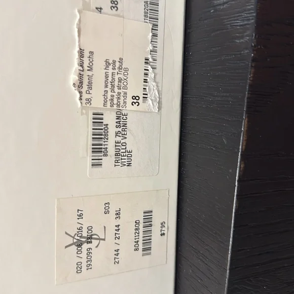 Saint Laurent Nude Patent Leather Heels - Picture 6 of 7